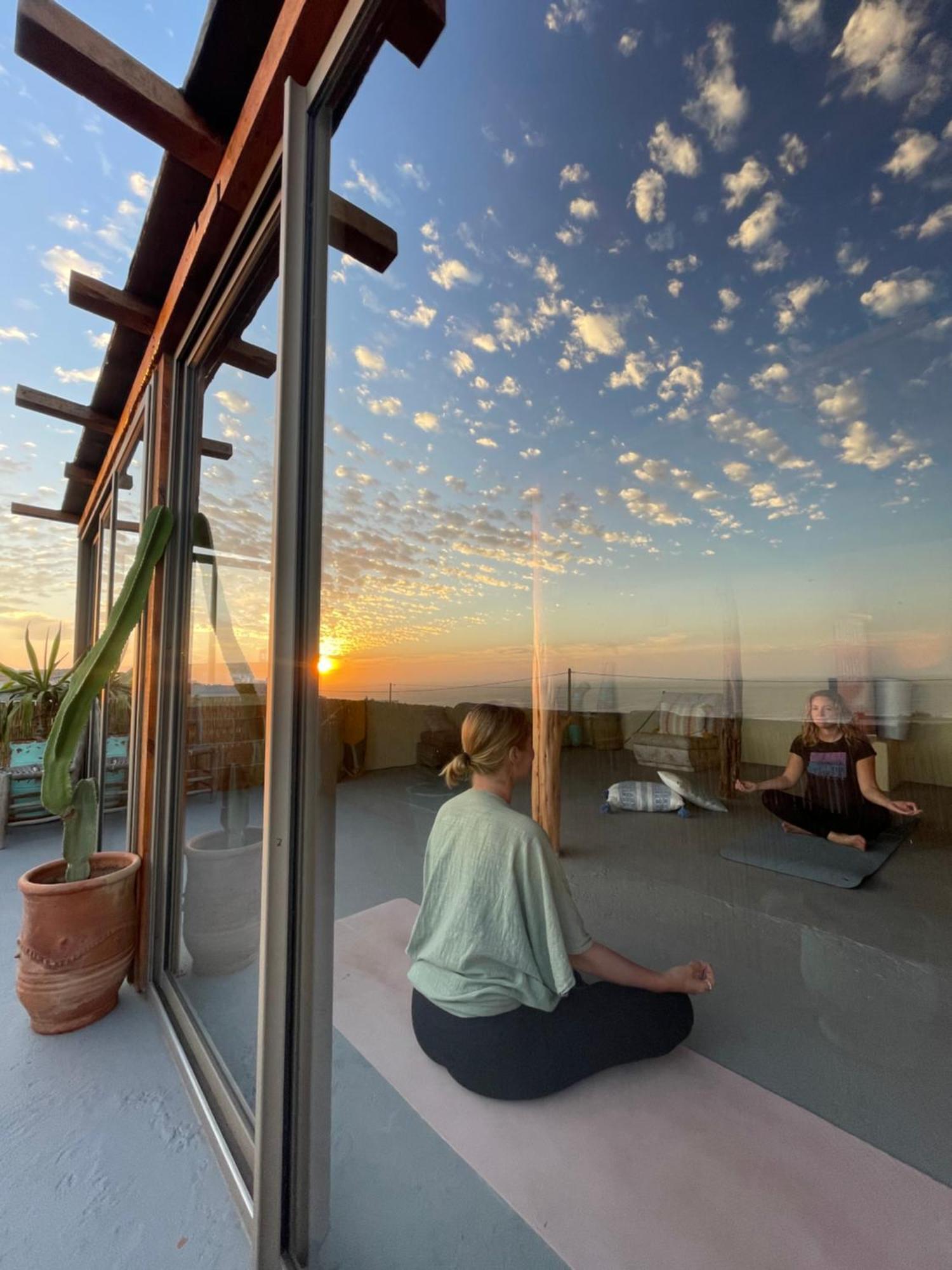 Surf Housemaroc Hostel เอสเซาอิรา ภายนอก รูปภาพ